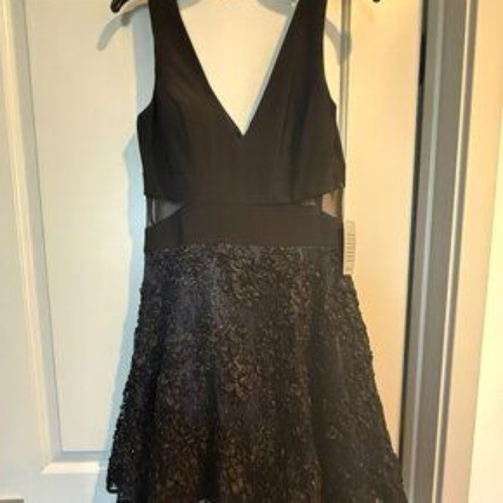 Xscape V-neck cocktail dress